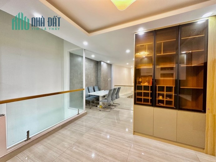 Bán nhà Hồ Biểu Chánh, Phú Nhuận, 6 tầng, THANG MÁY, 6PN, sân để Ô TÔ, 18 tỷ