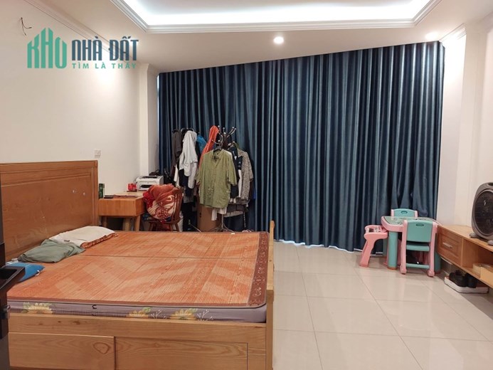 CHO THUÊ TÒA NHÀ VĂN PHÒNG, MẶT PHỐ VÕ CHÍ CÔNG, 45m2, 4T, 5m, 29tr CẦU GIẤY, KD.