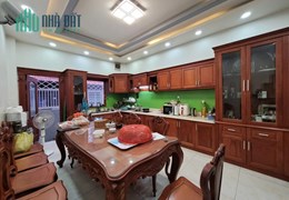 Bán nhà Phú Nhuận, Trần Hữu Trang, 5 TẦNG, Ô TÔ để trong nhà, 17 tỷ