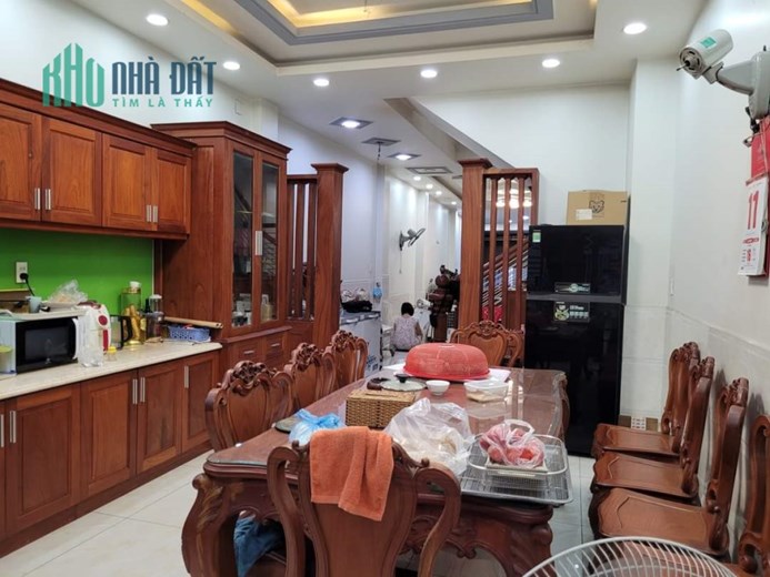 Bán nhà Phú Nhuận, Trần Hữu Trang, 5 TẦNG, Ô TÔ để trong nhà, 17 tỷ
