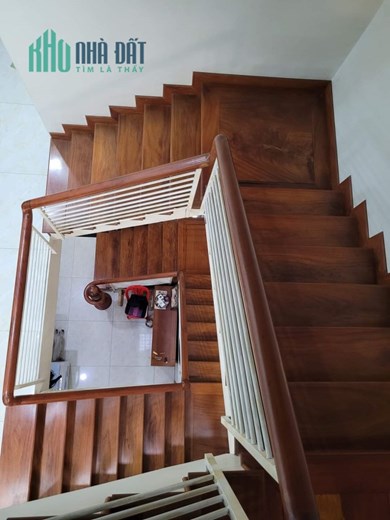 Bán nhà Phú Nhuận, Trần Hữu Trang, 5 TẦNG, Ô TÔ để trong nhà, 17 tỷ