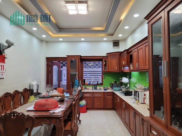 Bán nhà Phú Nhuận, Trần Hữu Trang, 5 TẦNG, Ô TÔ để trong nhà, 17 tỷ