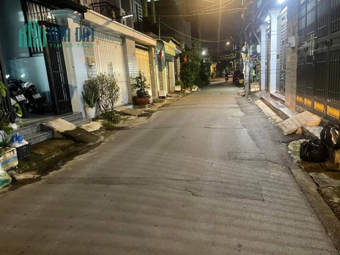 Bán nhà - Lê Đình Cẩn - Bình Tân - CHỈ 2,9 TỶ - 40M2 - HXH - KO LỘ GIỚI, KO QUY HOẠCH - SỔ HỒNG RÊNG