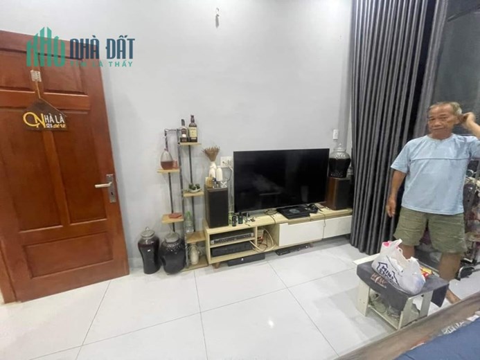 Bán nhà - Lê Đình Cẩn - Bình Tân - CHỈ 2,9 TỶ - 40M2 - HXH - KO LỘ GIỚI, KO QUY HOẠCH - SỔ HỒNG RÊNG