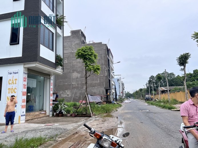 PHÂN LÔ TÁI ĐỊNH CƯ NGỌC THỤY (ĐẦM NẤM) - NGÕ THÔNG CHIA Ô BÀN CỜ - Ô TÔ TRÁNH - Ô TÔ VÀO NHÀ -