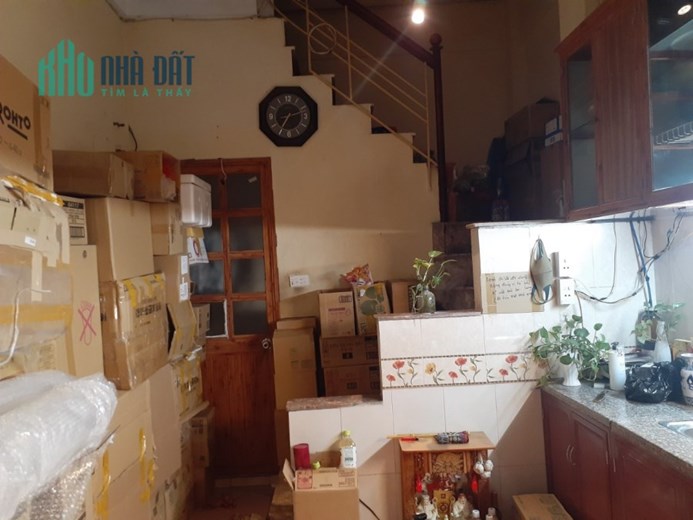 Tôi bán căn nhà tại Vĩnh Hồ Đống Đa ngay Thái Thịnh Mặt ngõ kinh doanh gồm 6 tầng,nhà tự xây còn