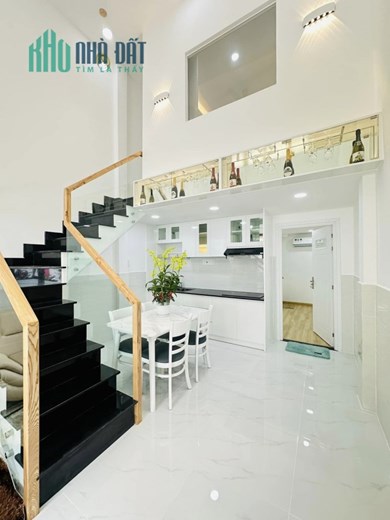 Bán nhà Lạc Long Quân, Tân Bình, 41m, 4 x 10m, 2 tầng 2PN, chỉ 4.16 tỷ