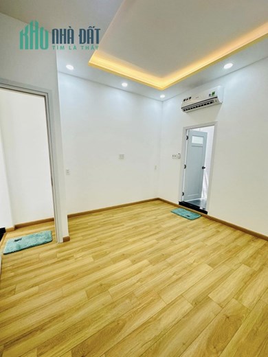 Bán nhà Lạc Long Quân, Tân Bình, 41m, 4 x 10m, 2 tầng 2PN, chỉ 4.16 tỷ