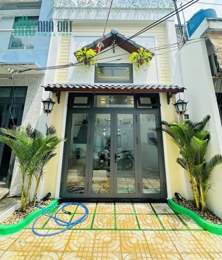 Bán nhà Lạc Long Quân, Tân Bình, 41m, 4 x 10m, 2 tầng 2PN, chỉ 4.16 tỷ