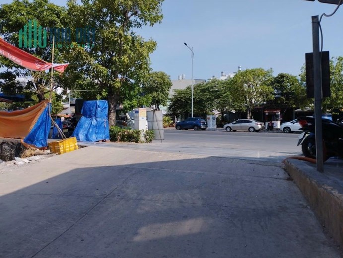 Bán đất 100 m 4x25m Ô tô vào đất Đinh Thị Thi Hiệp Bình Phước hơn 5 tỷ còn TL