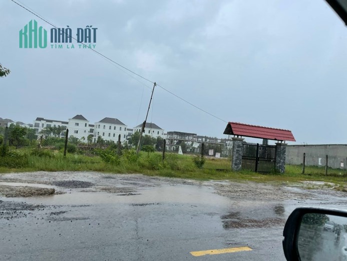 Tôi là chính chủ rao bán mảnh đất ngang 20m, Đức Hòa, Long An.