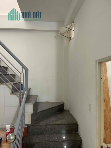 Cho thuê nhà mới sạch sẽ, hẻm xe hơi