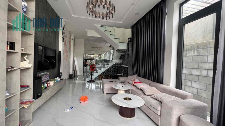 Bán nhà nguyên căn chính chủ, full nội thất cao cấp