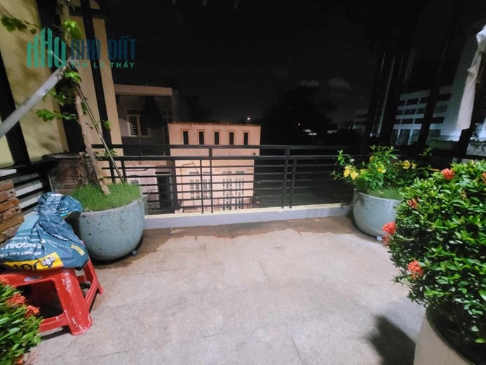 Bán nhà phố mới ở ngay phường Linh Trung Thủ Đức 170 m sàn – 4 Pn - 5 tỷ hơn