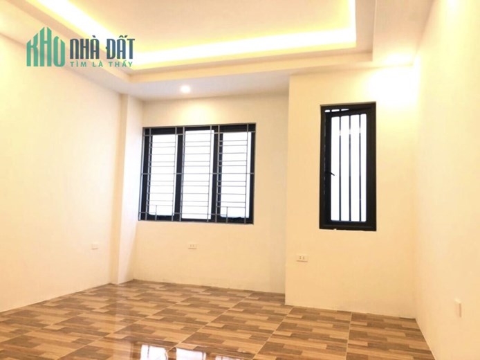 BÁN NHÀ GIÁP NHỊ, THỊNH LIỆT, Ô TÔ ĐỖ CỬA, 1 NHÀ RA Ô TÔ TRÁNH ,TỰ XÂY MỚI , 30/35M2*5T*MT4M NHỈNH