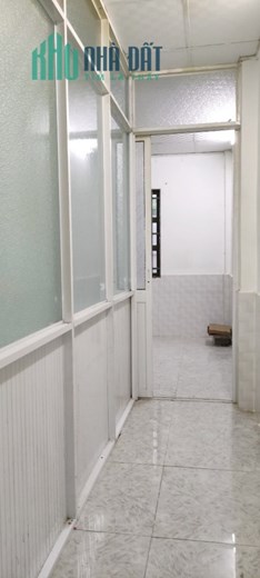 Nhà thuê trệt, lầu Mt Âu Dương Lân P3Q8 - 15 triệu / tháng