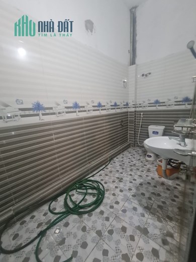 Cho thuê mặt bằng kinh doanh đường Nguyễn tất thành. DT 268m2