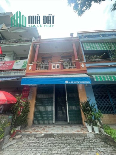 Bán nhà chính chủ 90m2 mặt tiền đường Bà Huyện Thanh Quan, ngã tư giao với Nguyễn Bá Lân.