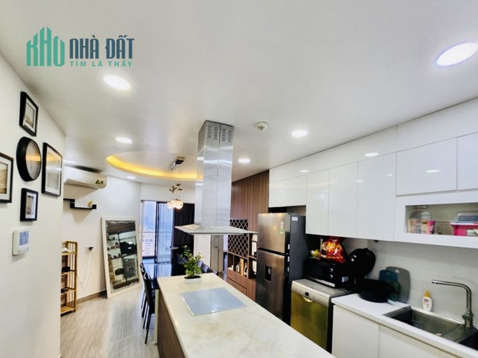 Cho thuê căn hộ The Gold View, Bến Vân Đồn, Phường 1, Quận 4 : 80m2, 2PN, 2WC, full nội thất