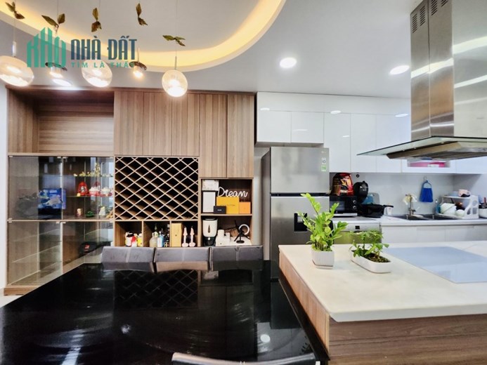 Cho thuê căn hộ The Gold View, Bến Vân Đồn, Phường 1, Quận 4 : 80m2, 2PN, 2WC, full nội thất