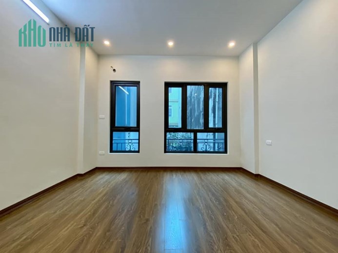 Ảo thật đấy !! Phú Thượng - Tây Hồ nhà mới 35m2x5T - ô tô đỗ cổng - ngõ gần 3m - Chỉ 3.7 tỷ