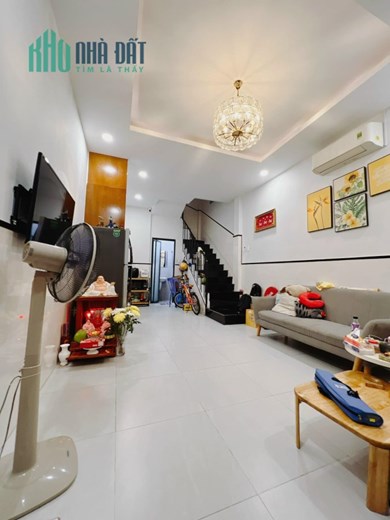 BÁN NHÀ ĐOÀN VĂN BƠ, 4 TẦNG, 4PN, DTSD 136M2 CHỈ NHỈN 5 TỶ. NHÀ MỚI Ở NGAY.
