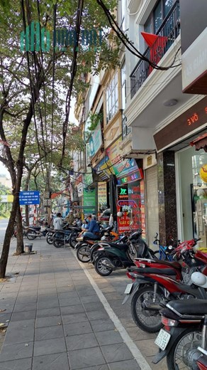 Bán nhà mặt phố Giảng Võ, kinh doanh đắc địa, vỉa hè 8m, 5 tầng, 50m2, 26 tỷ.