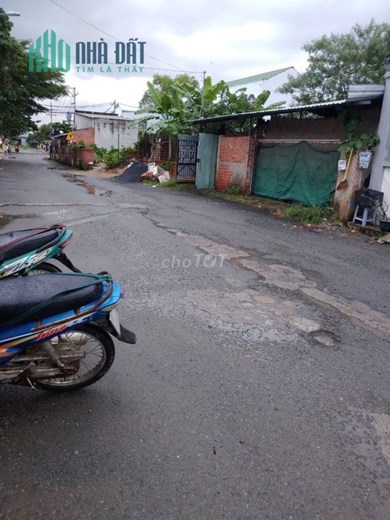 Chính chủ cần cho thuê mặt bằng bên hông chợ địa chỉ: đường số 8, Phường Long Phước (Quận 9 cũ),