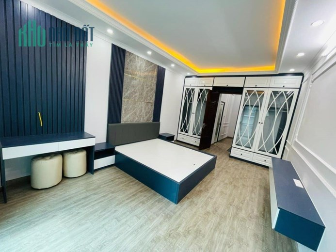 - NHÀ XINH LUNG LINH - SỔ VUÔNG ĐÉT
- 15M RA PHỐ - NGÕ THÔNG 
- TẶNG FULL NỘI THẤT