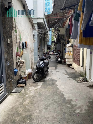 - NHÀ XINH LUNG LINH - SỔ VUÔNG ĐÉT
- 15M RA PHỐ - NGÕ THÔNG 
- TẶNG FULL NỘI THẤT