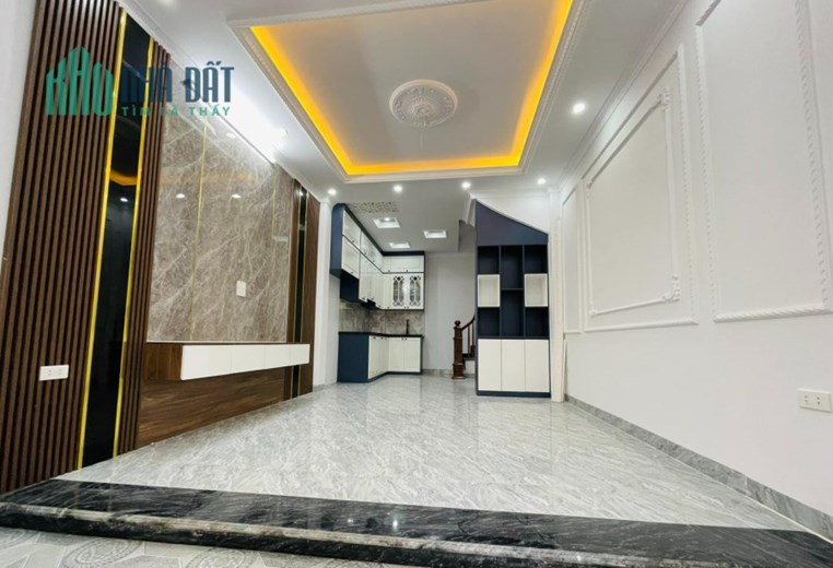 - NHÀ XINH LUNG LINH - SỔ VUÔNG ĐÉT
- 15M RA PHỐ - NGÕ THÔNG 
- TẶNG FULL NỘI THẤT