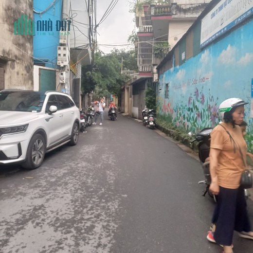 MẶT PHỐ - Ô TÔ TRÁNH - 2 THOÁNG TRƯỚC VÀ SAU - BÁN ĐẤT TẶNG NHÀ 2 TẦNG CŨ VẪN DÙNG TỐT - PHÙ HỢP