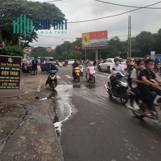 MẶT PHỐ - Ô TÔ TRÁNH - 2 THOÁNG TRƯỚC VÀ SAU - BÁN ĐẤT TẶNG NHÀ 2 TẦNG CŨ VẪN DÙNG TỐT - PHÙ HỢP