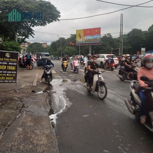MẶT PHỐ - Ô TÔ TRÁNH - 2 THOÁNG TRƯỚC VÀ SAU - BÁN ĐẤT TẶNG NHÀ 2 TẦNG CŨ VẪN DÙNG TỐT - PHÙ HỢP