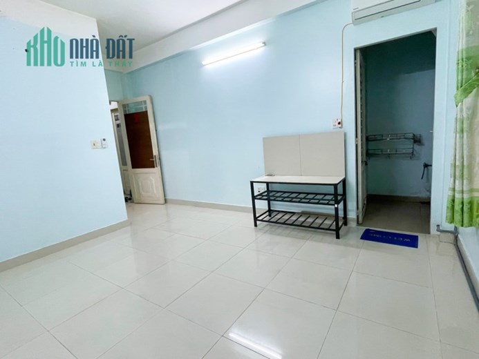 Cho Thuê Phòng Ban Công + Nội Thất Giá Rẻ Mặt Tiền Đỗ Bí, Tân Phú