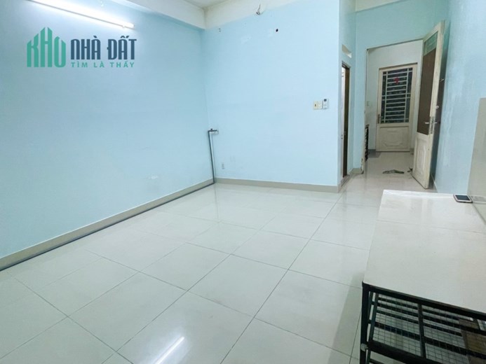 Cho Thuê Phòng Ban Công + Nội Thất Giá Rẻ Mặt Tiền Đỗ Bí, Tân Phú