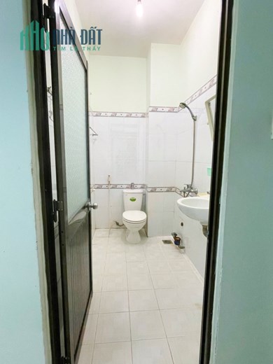 Cho Thuê Phòng Ban Công + Nội Thất Giá Rẻ Mặt Tiền Đỗ Bí, Tân Phú