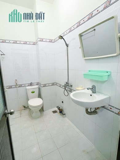 Cho Thuê Phòng Ban Công + Nội Thất Giá Rẻ Mặt Tiền Đỗ Bí, Tân Phú