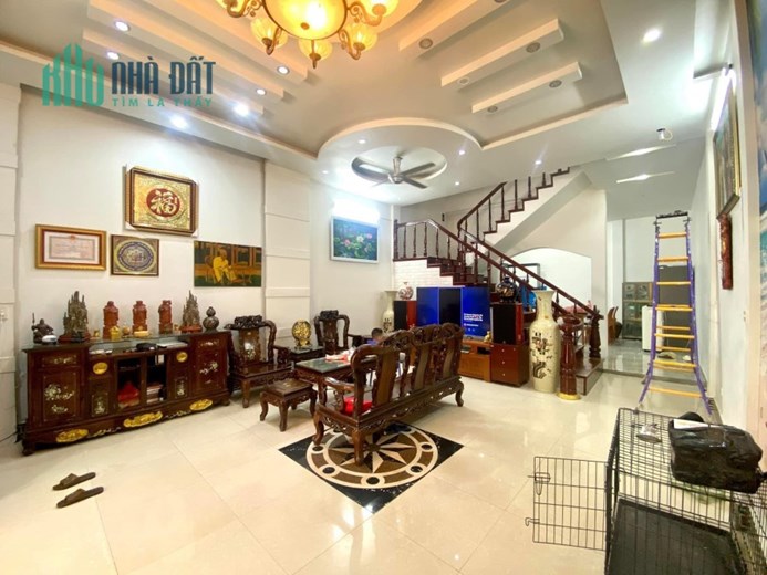 nhà đẹp Nguyễn Văn Cừ- Gia Thuỵ 82m x 4T, mặt tiền 5.5m, phân lô, ôtô tránh