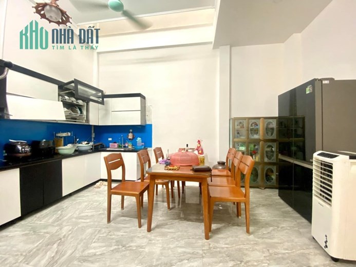 nhà đẹp Nguyễn Văn Cừ- Gia Thuỵ 82m x 4T, mặt tiền 5.5m, phân lô, ôtô tránh