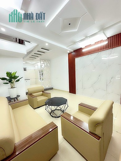 Bán nhà phố Vĩnh Cát - Thiên Lôi 42m 4 tầng GIÁ chỉ 2.2 tỉ  có sân cổng riêng