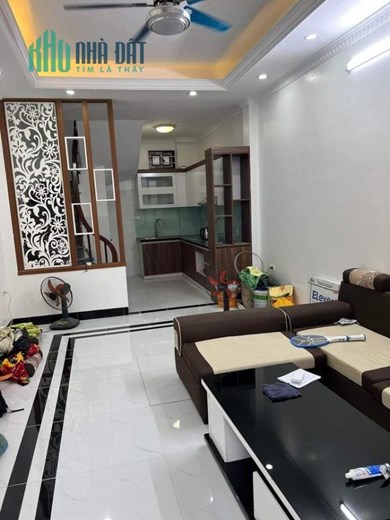 Hoàng Cầu 29m² 3PN 10m Ô Tô, ngay gần hồ, tiện ích bạt ngàn giá 4.7 tỷ.