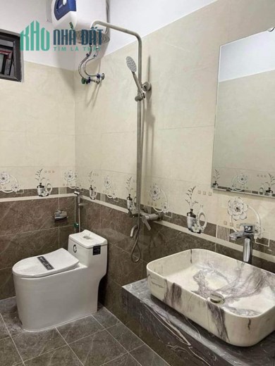 Hoàng Cầu 29m² 3PN 10m Ô Tô, ngay gần hồ, tiện ích bạt ngàn giá 4.7 tỷ.