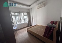 Gấp! Nhà Trần Hữu Tước 68m C4 mặt tiền 4.5m đường trước nhà 2.2m chỉ 4.5 tỷ