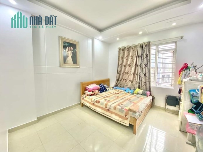 Bán nhà phố Đông Khê, diện tích 40m 3 tầng ngõ nông GIÁ 2.3 tỉ