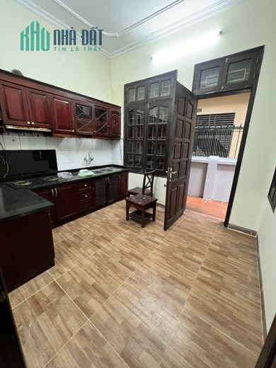 CHO THUÊ NHÀ NGÕ QUAN NHÂN 250m2 x 3T