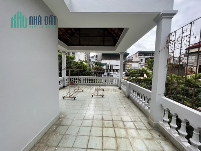 CHO THUÊ NHÀ NGÕ QUAN NHÂN 250m2 x 3T