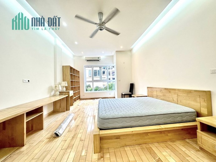 Chủ Ngộp OXY, Bán Gấp Phân Lô Quận Ba Đình, Phố Đội Cấn 65m x 5T, Giá 11.5 tỷ.