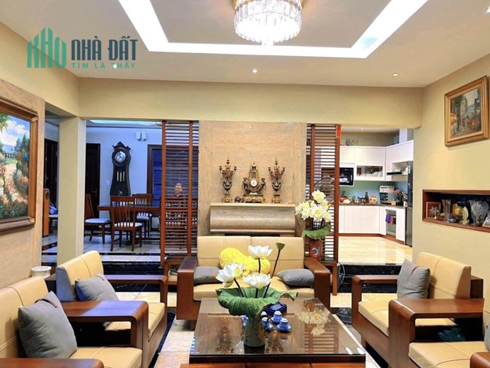 Siêu Phẩm Cao cấp quận Tây Hồ,  Biệt Thự Vườn Đào, 200m x 5T, Giá 86 tỷ.