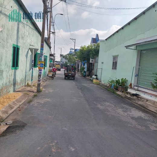 Bán nhà mặt tiền Hiệp Thành, ngay chợ, 10x26m Quận 12